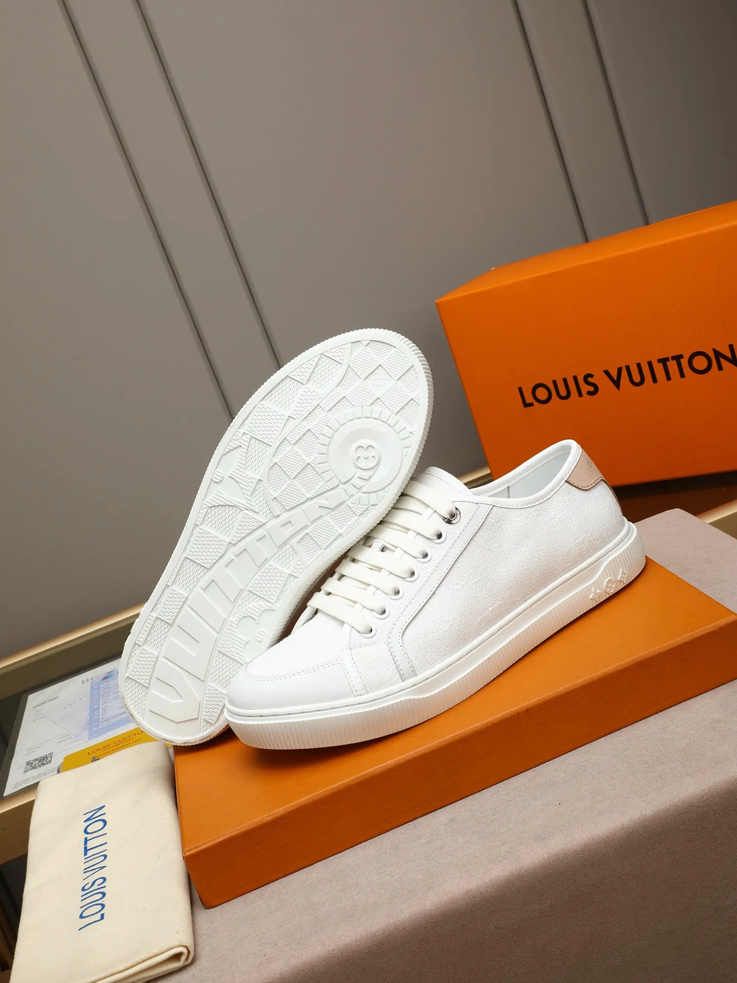 Men's Men's Shoes 💰440 𝐋𝐨𝐮𝐢𝐬 𝐕𝐮𝐢𝐭𝐭𝐨𝐧 𝟮𝟬𝟮𝟱/𝐬𝐬 Louis Vuitton's new spring and summer casual sports sneakers have a youthful atmosphere and are very youthful on the feet! Comfortable and light on the feet! The color is also very youthful! The upper is exclusively decorated with LV accessories! Make the whole shoe more flexible! The special electro-printed logo on the upper has a sense of design and is super recognizable! Beautiful and generous! ! It’s super easy to walk on! Specific denim surface material, sheepskin lining, original molded outsole Size: 38-44 (45 customized)